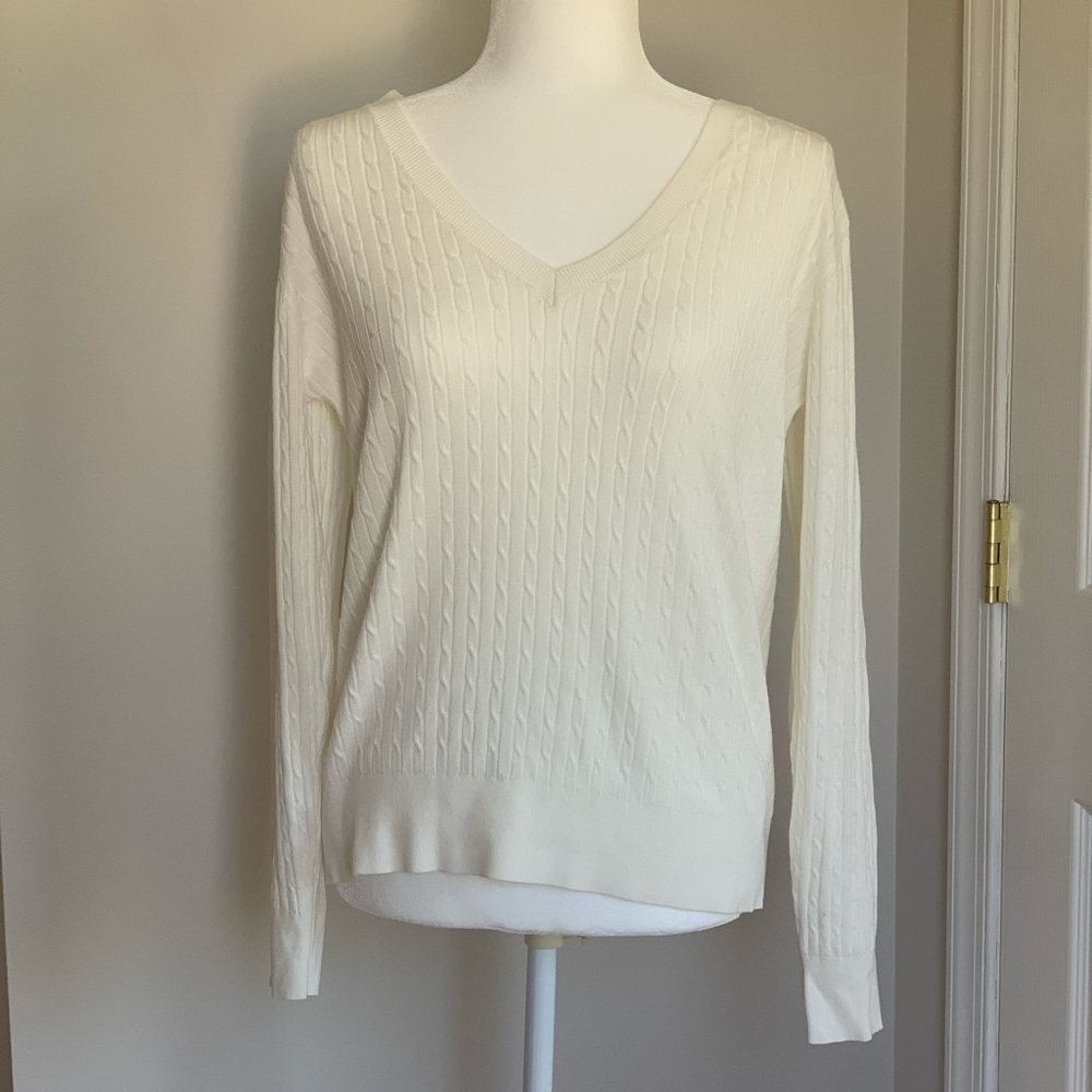 🍑3/$25🍑 Cable knit Sweater